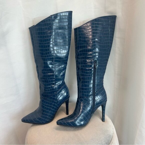 Shoe Dazzle Blue Night Is Young Asymmetrical Stiletto croc embossed Boot Sz 10 - Picture 3 of 11